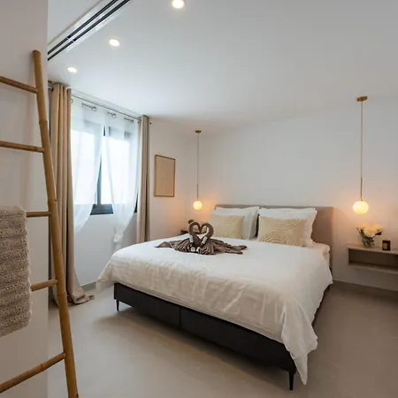 Luxury - Sunset Rooftop - Heated Pool - Outdoor Kitchen - Airconditioned Villa *