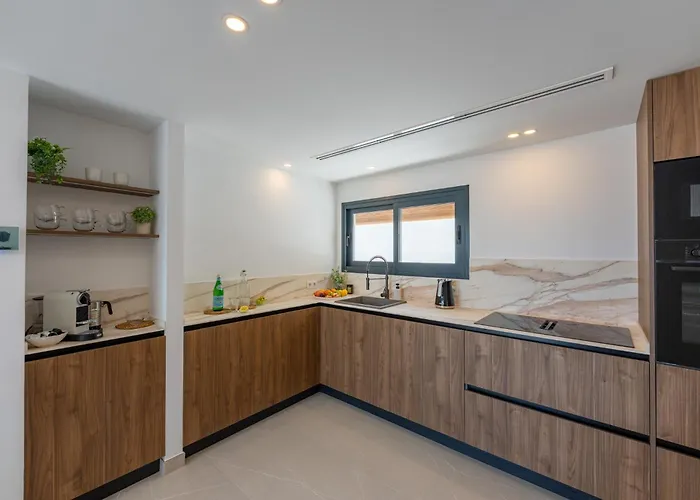 Luxury - Sunset Rooftop - Heated Pool - Outdoor Kitchen - Airconditioned 빌라