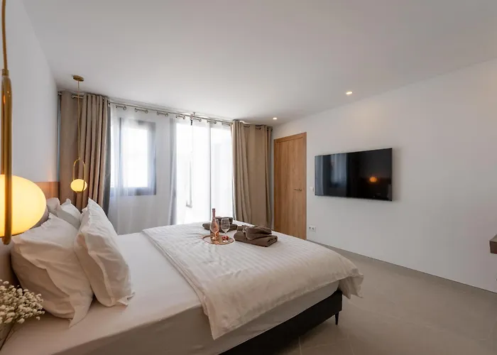 Luxury - Sunset Rooftop - Heated Pool - Outdoor Kitchen - Airconditioned *