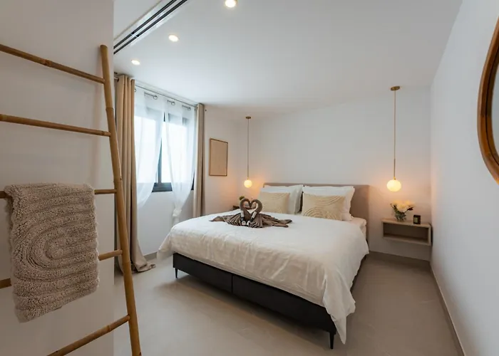 Luxury - Sunset Rooftop - Heated Pool - Outdoor Kitchen - Airconditioned Villa *